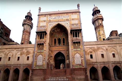 The Mosque of Wazir Khan: A Symphony of Light and Architectural Intricacy!